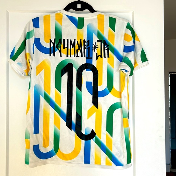Neymar Jr Jersey - Picture 3 of 3